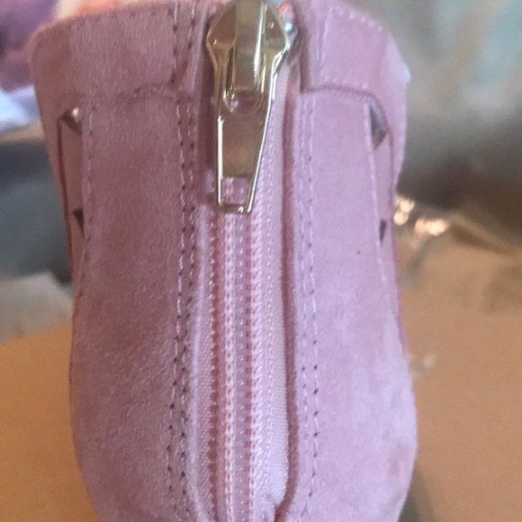 Last Pair! Size 6, get them now start wearing now! - Picture 4 of 5